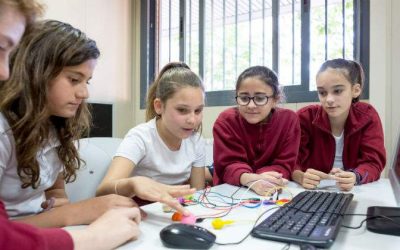 El interés de las niñas por la ciencia y la tecnología se duplica cuando cuentan con referentes